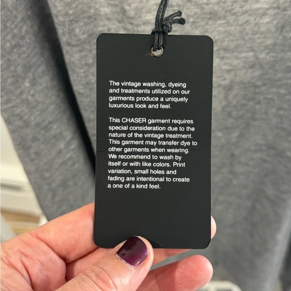 Chaser Women’s top with cut out shoulders - Picture 4 of 6